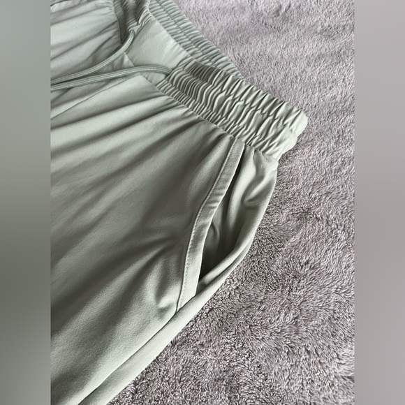 Light Green Leggings Depot Women’s Joggers Small - Picture 6 of 10